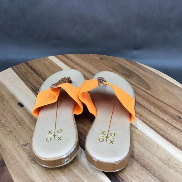 XOXO Orange Brown Faux Leather T Strap Sandals Slip On Womens Size 6 - Picture 4 of 7